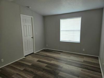 Photo 5 of 14 of home located at 119 Elderberry Lane Tampa, FL 33610