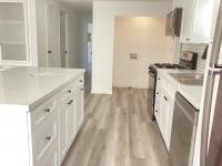 1972 HILLCREST - Mobile Home
