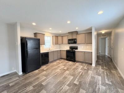 Photo 4 of 21 of home located at 10610 East St Rt 762 #62 #62B Lockbourne, OH 43137