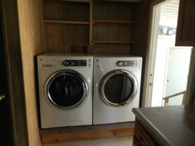 Photo 2 of 11 of home located at 1475 Greenacres Rd #104 Eugene, OR 97408