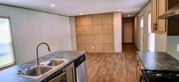 2022 76CEJ16663AH22  Home