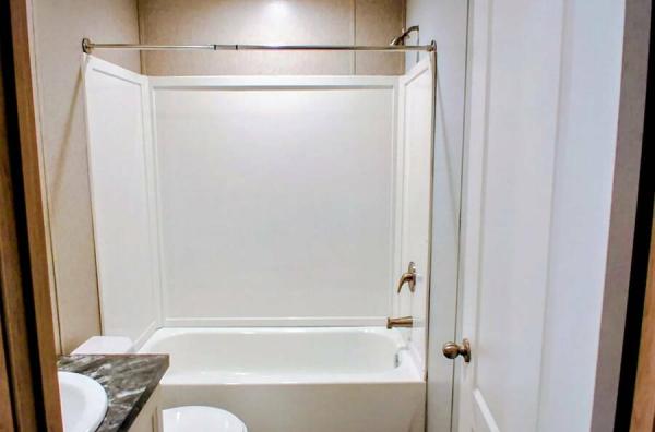 2022 76CEJ16663AH22  Home
