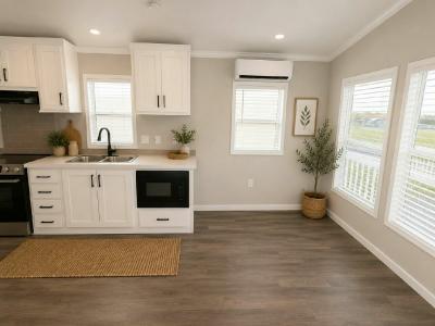Photo 3 of 21 of home located at 8 Anita Dr Lake Placid, FL 33852