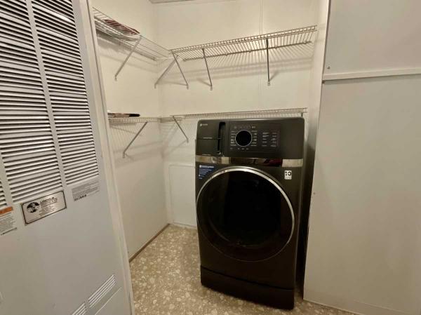 1990 Champion Woodridge Manufactured Home