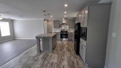 Photo 5 of 15 of home located at 3000 Us Hwy 17/92 W Lot #614 Haines City, FL 33844