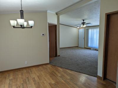 Photo 3 of 6 of home located at 294 S Van Buren Cir Davison, MI 48423