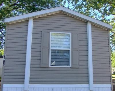 Mobile Home at 3760 Candlelight Dr Lot Cl3760 Columbus, IN 47203