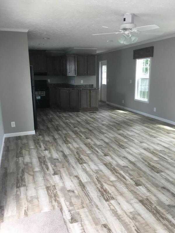 2020 Clayton Homes Inc Community Series Mobile Home