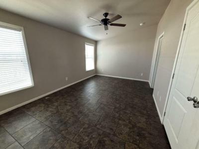 Photo 5 of 11 of home located at 7300 N 51st Ave Lot D-63 Glendale, AZ 85301
