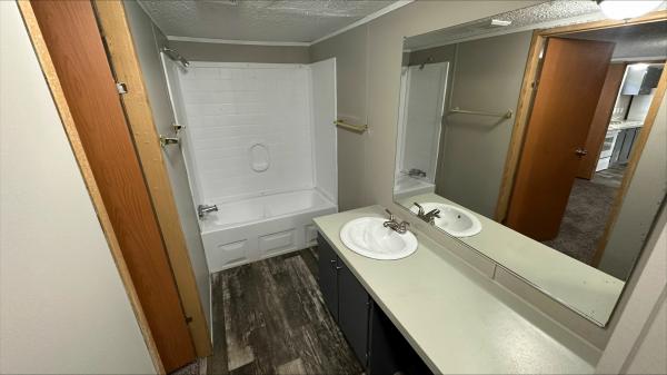 2002 Schult Buckeye Mobile Home