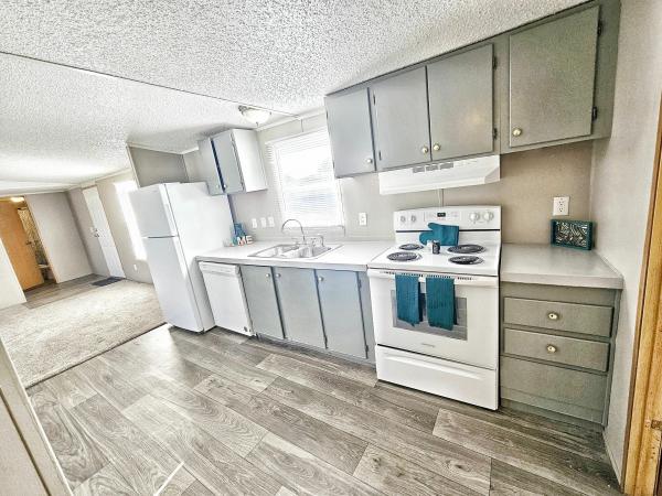 2002 Schult Desert Manor Mobile Home
