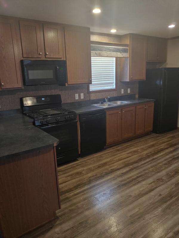 2017 Clayton Homes Inc Mobile Home For Sale