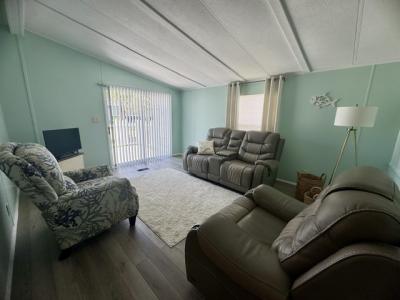 Photo 5 of 8 of home located at 2425 Harden Blvd Lot 291 Lakeland, FL 33803