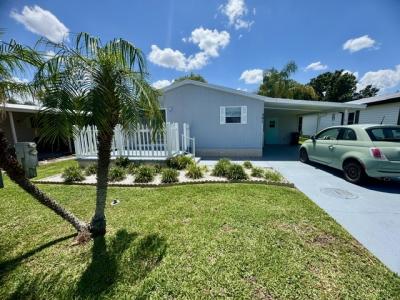Photo 2 of 8 of home located at 2425 Harden Blvd Lot 291 Lakeland, FL 33803