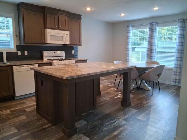 2018  Mobile Home For Sale
