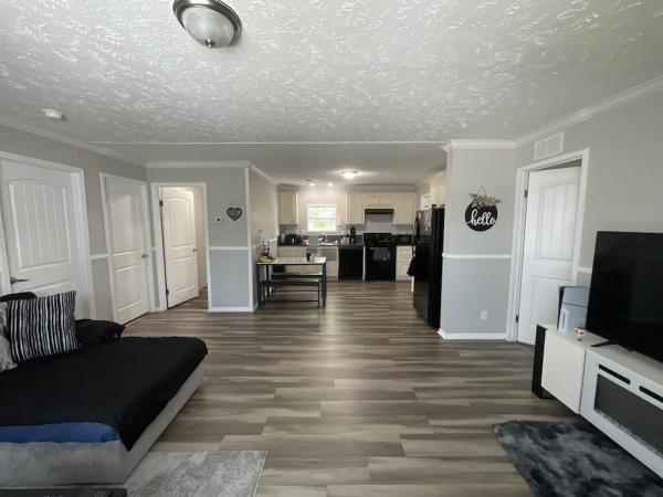 Photo 1 of 2 of home located at 1234 Reynolds Rd. Lot 276 Lakeland, FL 33801