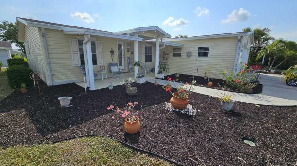 2004  Mobile Home For Sale
