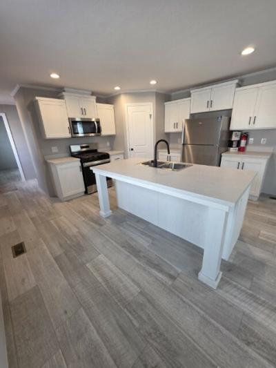 Photo 5 of 19 of home located at 43646 La Grand #424 Sterling Heights, MI 48314