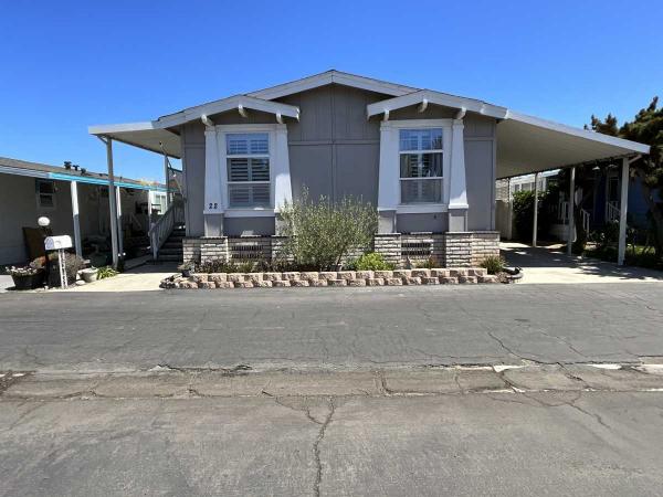 2006  Mobile Home For Sale