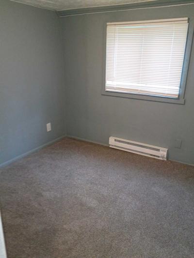 Photo 5 of 8 of home located at 4516 Navarre Rd SW Canton, OH 44706