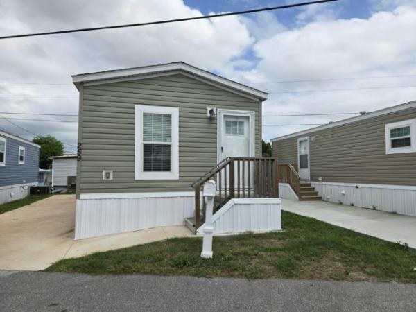 Photo 1 of 2 of home located at 3301 58th Avenue North, #259 Saint Petersburg, FL 33714
