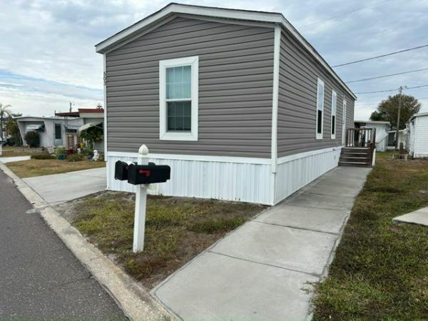 Photo 1 of 2 of home located at 4000 24th St N Unit 503 Saint Petersburg, FL 33714