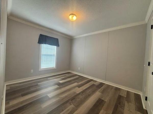 2023 Live Oak Homes Chestnut L-5562E-Oak Manufactured Home