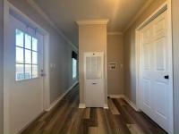 2023 Live Oak Homes Chestnut L-5562E-Oak Manufactured Home