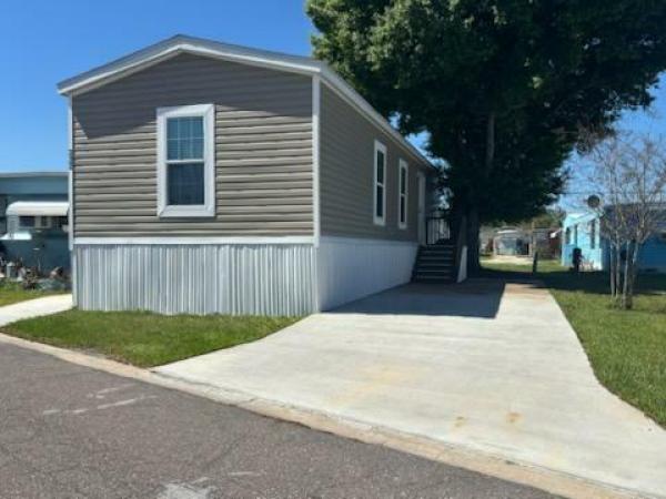 2023 Live Oak Homes Chestnut L-5562E-Oak Manufactured Home