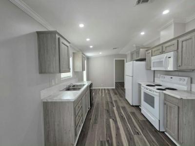 Photo 4 of 6 of home located at 4000 24th St N Unit 305 Saint Petersburg, FL 33714