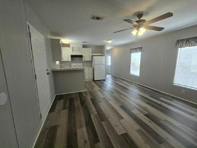 Photo 2 of 6 of home located at 4000 24th St N Unit 307 Saint Petersburg, FL 33714