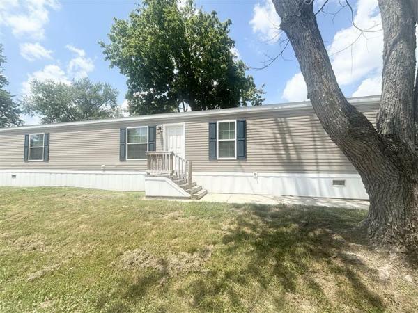 Photo 1 of 2 of home located at 692 Tansel Rd Lot 256 Indianapolis, IN 46234