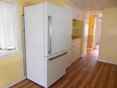 Photo 4 of 8 of home located at 2701 34th St N Lot #122 Saint Petersburg, FL 33713