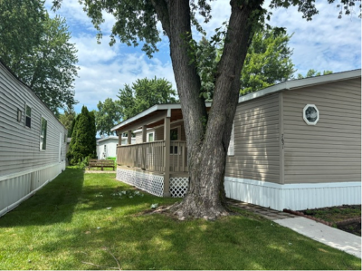 Photo 2 of 12 of home located at 7631 Lourdes Ave, #98 Sterling Heights, MI 48314