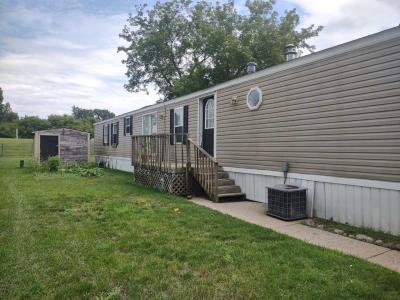 Photo 3 of 15 of home located at 429 Cedar Creek, #560 White Lake, MI 48383