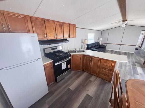 1998  Mobile Home For Sale