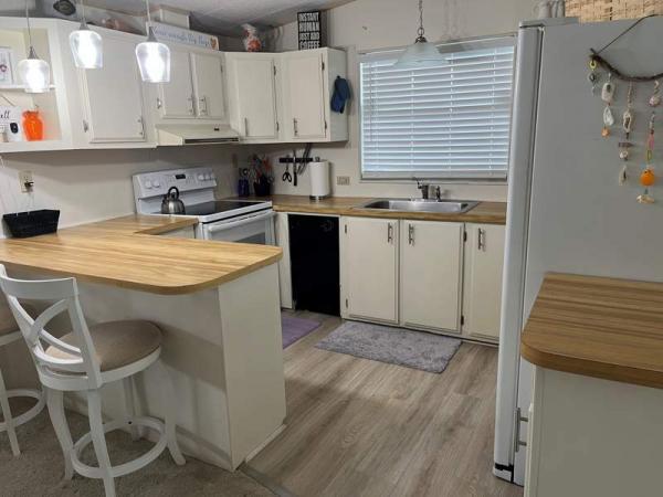 1982 Schult Manufactured Home