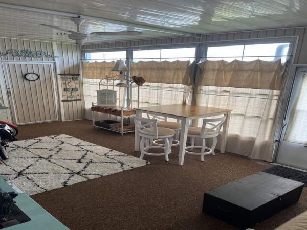 1982 Schult Manufactured Home