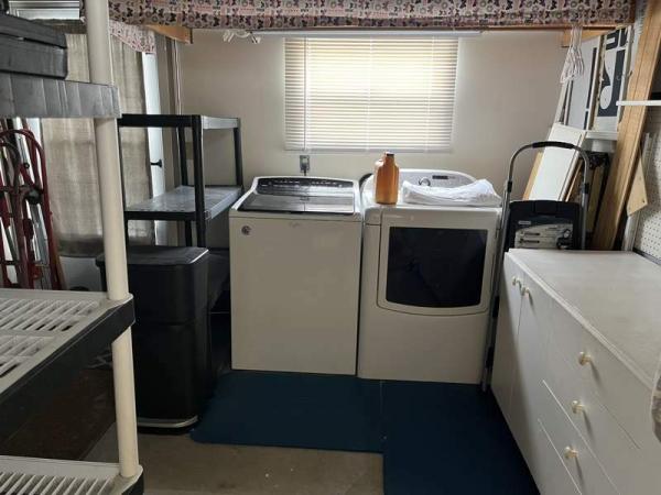 1982 Schult Manufactured Home