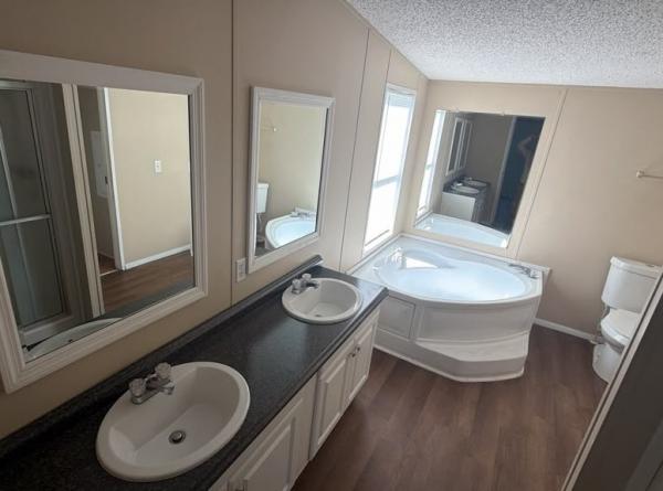 2001 Waverly mobile Home