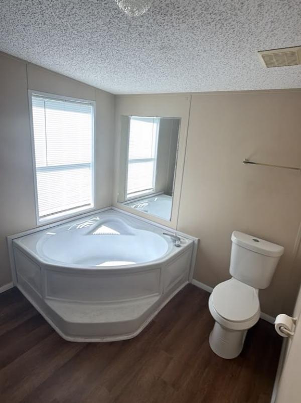 2001 Waverly mobile Home