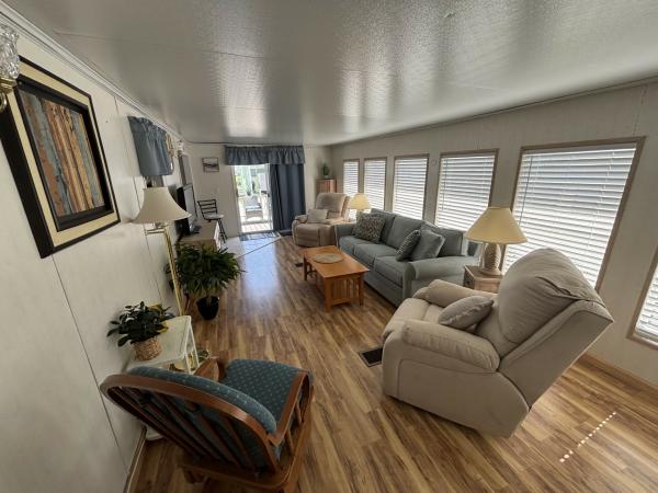 1997 CUTL 04610268J Mobile Home