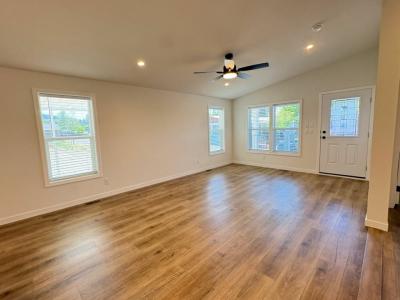 Photo 5 of 20 of home located at 13640 S E Highway 212 #124 Clackamas, OR 97015