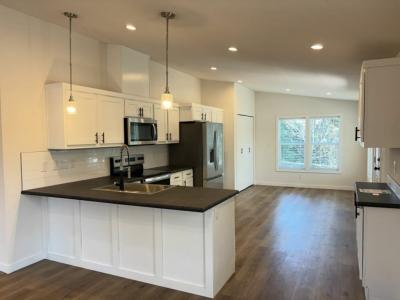 Photo 4 of 20 of home located at 13640 S E Highway 212 #124 Clackamas, OR 97015