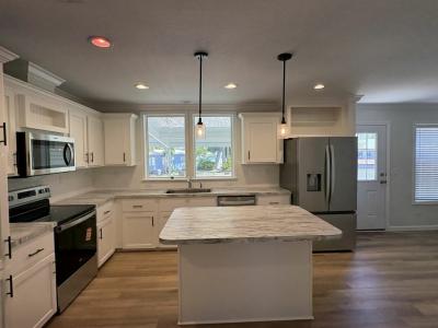 Photo 4 of 5 of home located at 19404 Bermuda Court North Fort Myers, FL 33903