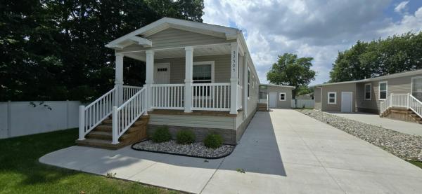 Photo 1 of 2 of home located at 52505 Willow Wood Ct. Chesterfield, MI 48051