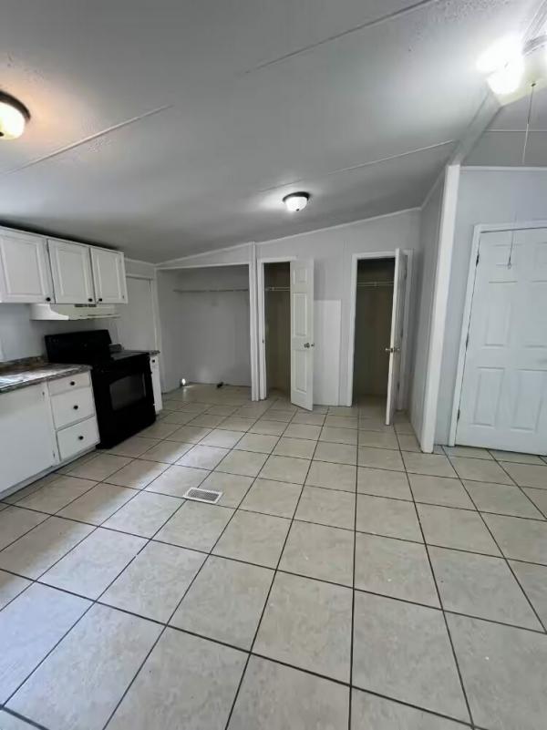 1999 PIONEER HOUSING  Home