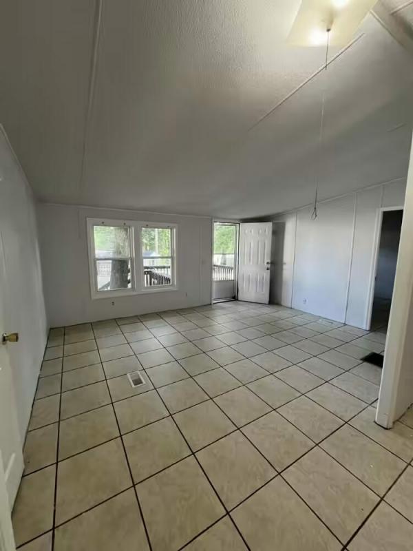 1999 PIONEER HOUSING  Home