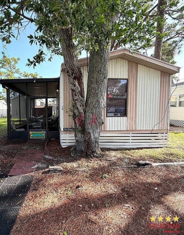 1990 BAYS Mobile Home For Sale