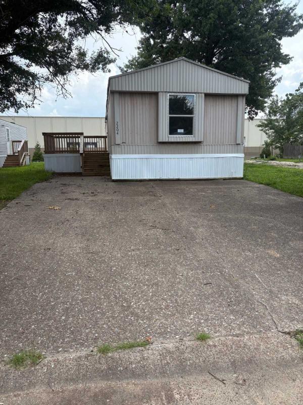 Photo 1 of 2 of home located at 2204 Evanston Evansville, IN 47720